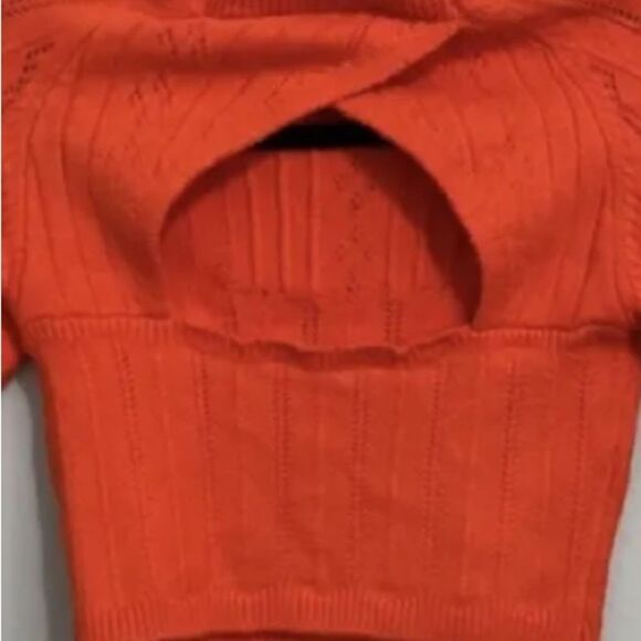 FREE PEOPLE INTIMATELY ROMY SWIT SHORT SLEEVE CROPPED SWEATER SIZE XS NWOT - Picture 3 of 3